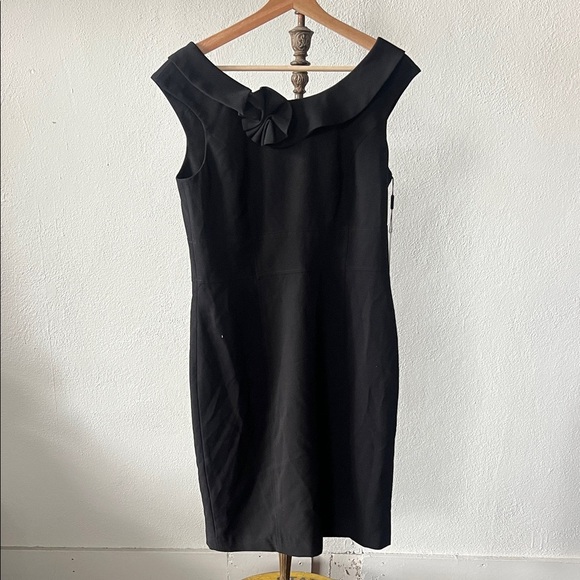 Calvin Klein Dresses & Skirts - NWT Calvin Klein Black Zip Up Dress Size 10